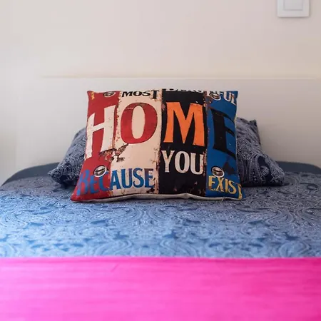 Born - St Caterina Hostel *